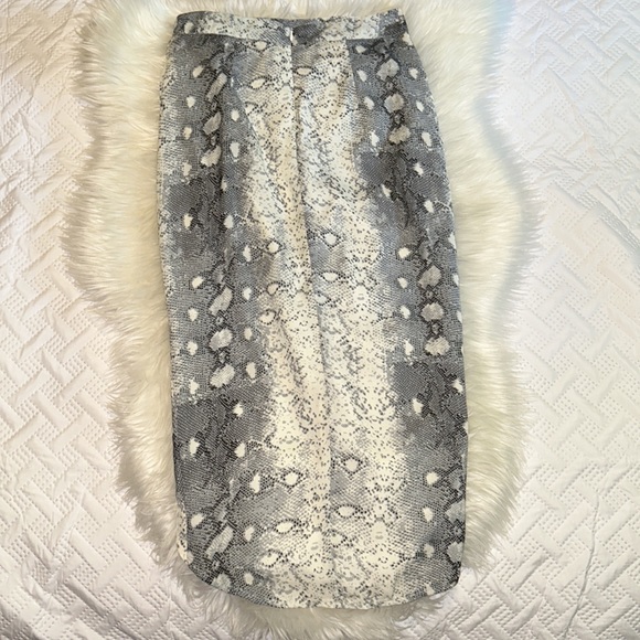 superdown Snakeskin slit maxi skirt - Picture 2 of 6